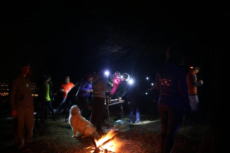 60 de persoane la o alergare nocturnă, de Ora Pământului