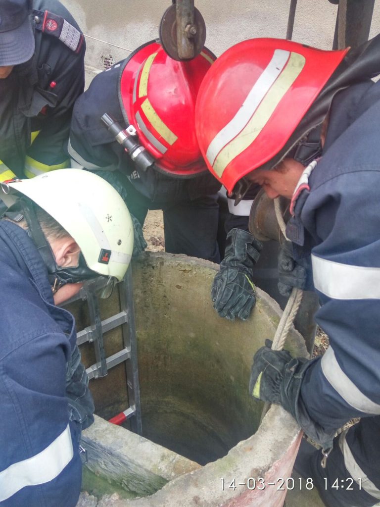 FOTO – Femeie de 51 de ani, decedată după ce a căzut într-o fântână