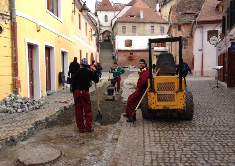 Se reiau lucrările de modernizare și reparații pe străzile din Sibiu