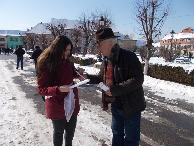 FOTO – Mărțișoare din partea PSD Mediaș pentru doamne și domnișoare