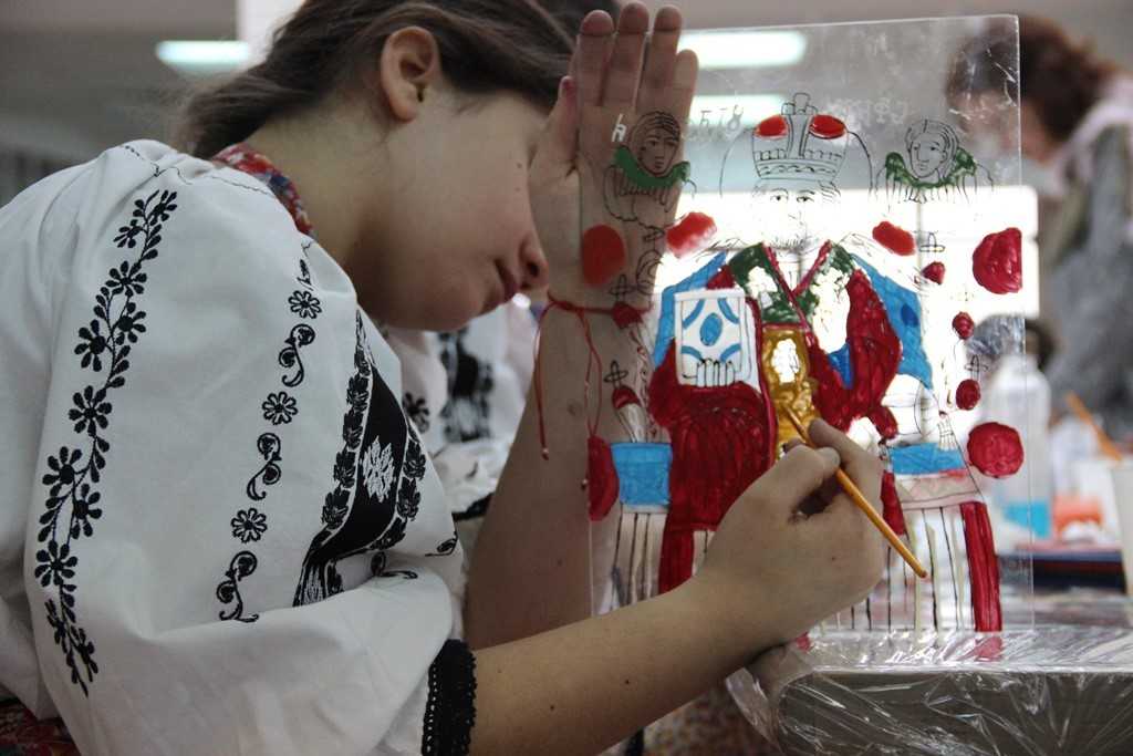 Start înscrierilor la faza judeţeană din cadrul concursului Olimpiada „Meşteşuguri artistice tradiţionale”