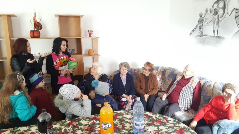 FOTO – Surprize pentru femeile internate la UAMS Mediaș