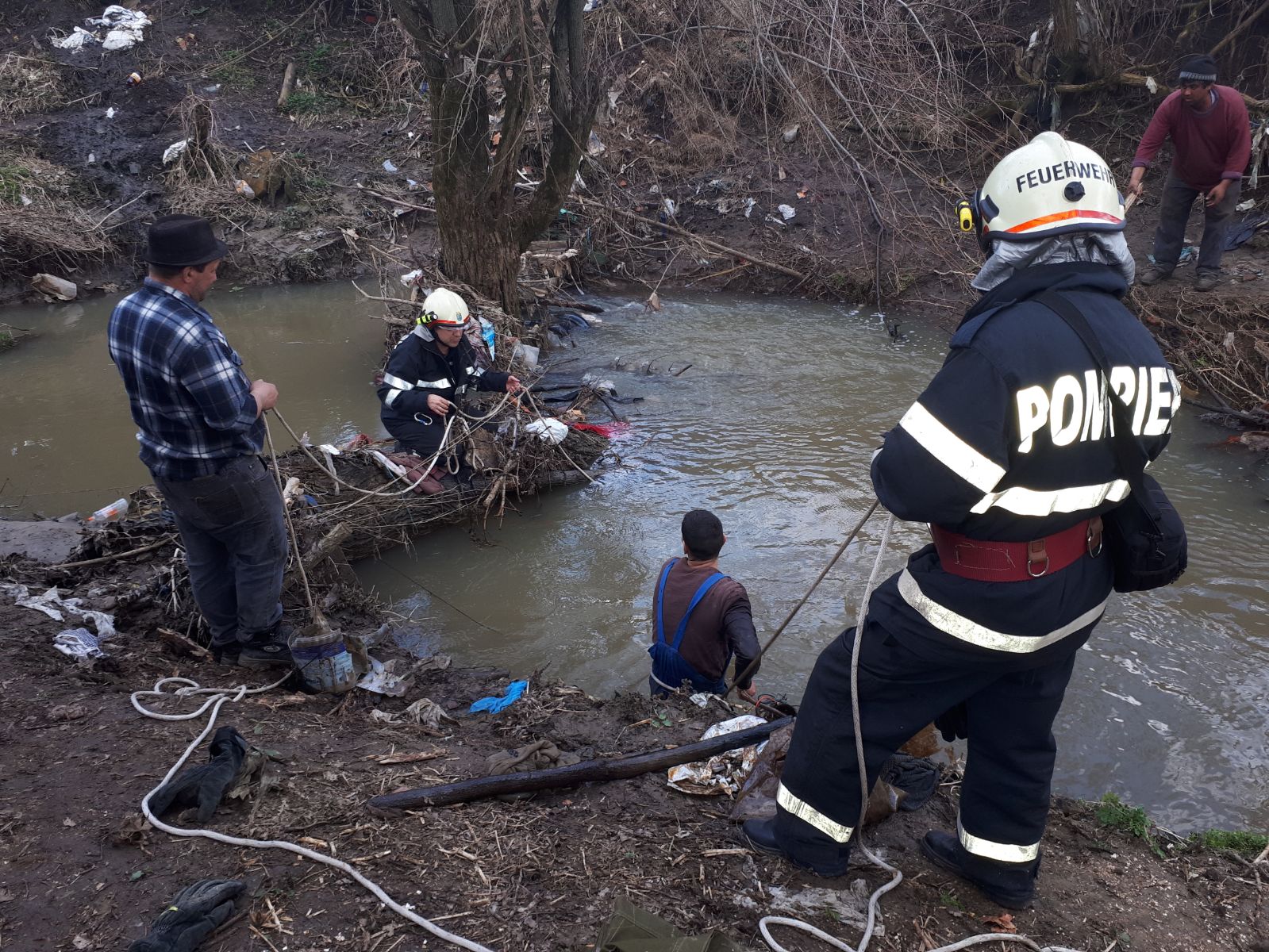 Update FOTO-VIDEO: Un copil de 6 ani din Chirpăr s-a înecat în râul din localitate