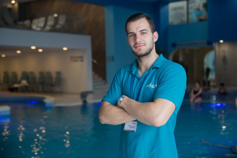supraveghetor la piscina