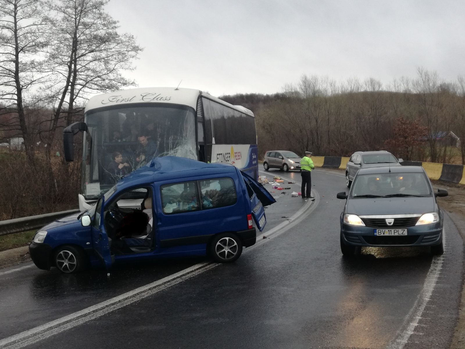 FOTO – Accident grav pe Hula Bradului. O persoană a murit