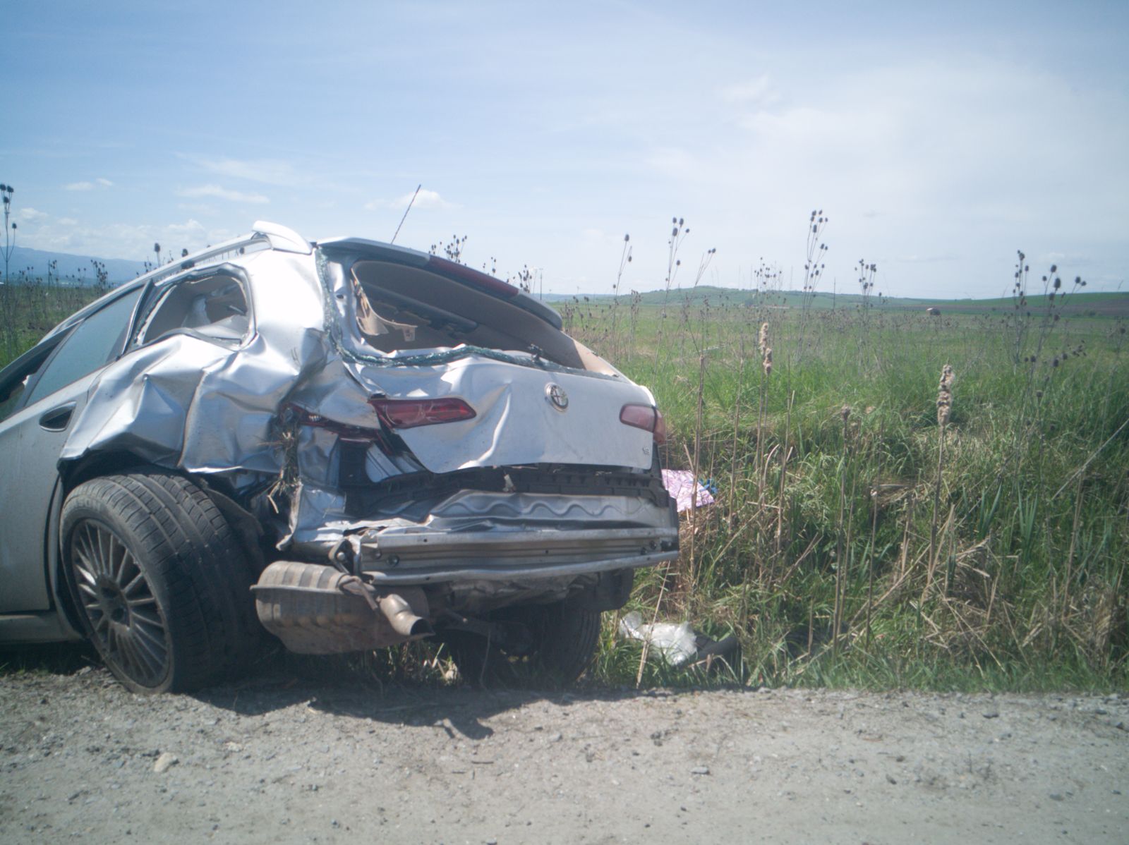 FOTO: Accident la ieșirea din Sibiu. 3 persoane sunt rănite