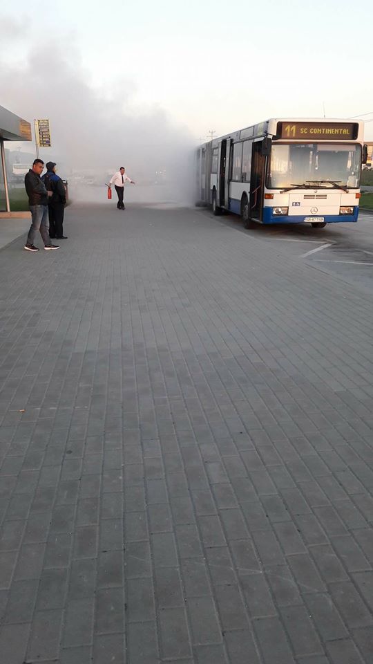 Incendiu la un autobuz al Tursib