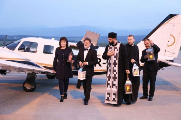 FOTO – Lumina Sfântă a fost adusă la Sibiu