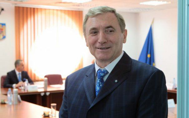 Augustin Lazăr cere preşedintelui urmărirea penală faţă de Ion Iliescu, Petre Roman şi Gelu Voican Voiculescu