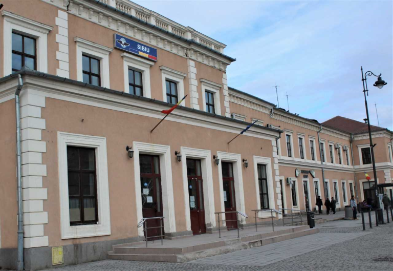Gara Sibiu intră într-o nouă etapă: 60 de locuri de parcare și spații pietonale moderne