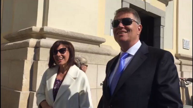 Klaus Iohannis, la Sibiu: Le doresc tuturor zile frumoase, cu linişte şi pace. VIDEO