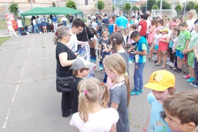 Sute de elevi vor participa la Festivalul “Bucuria Mișcării”