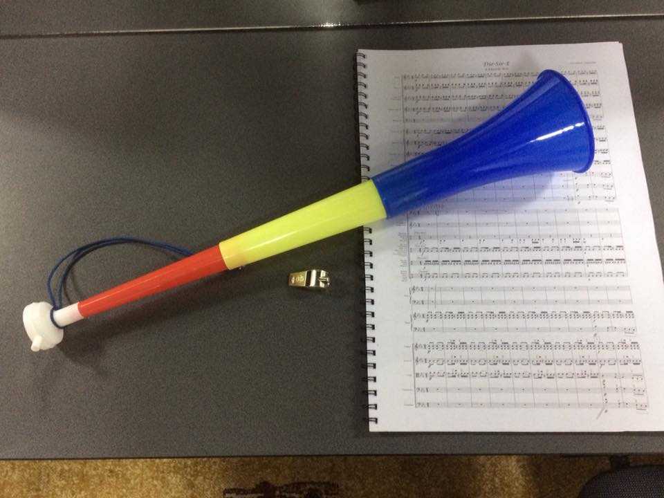 Muzica simfonică se intersectează cu fotbalul, astăzi, la Sala Thalia