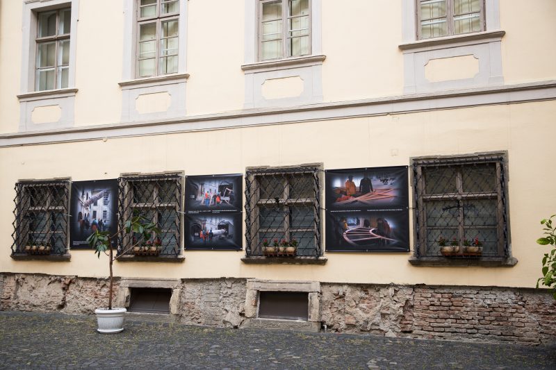 Picturile Salii Marii Uniri, readuse la viata de restauratorii Muzeului Brukenthal