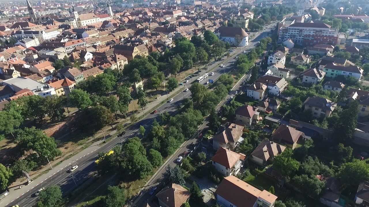 Parc de un milion de lei pe bulevardul Corneliu Coposu din Sibiu