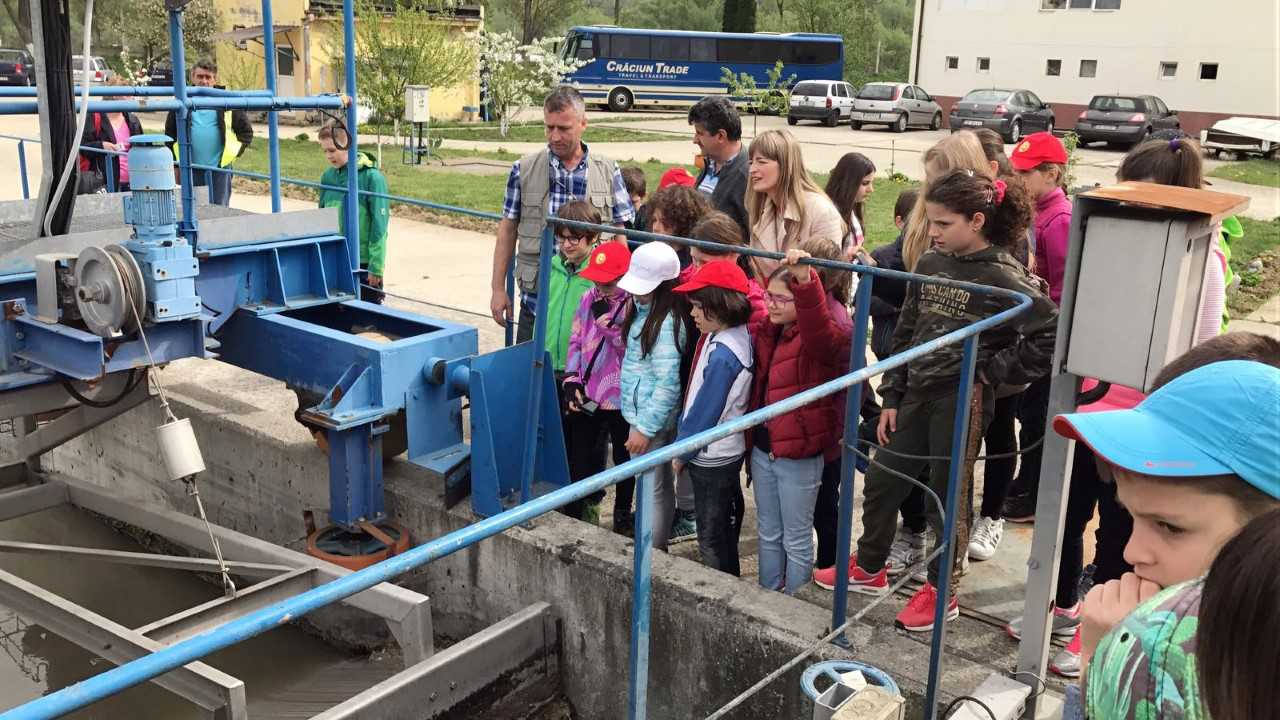 Lecții ”altfel” despre apa potabilă și cea uzată în uzinele ”Apă Canal” SA Sibiu