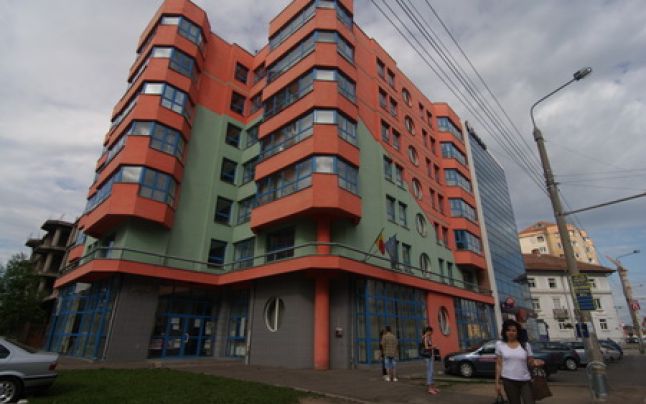 Cheltuielile cu maririle salariale din sistemul sanitar, aproape la fel de mari ca si cele cu serviciile medicale