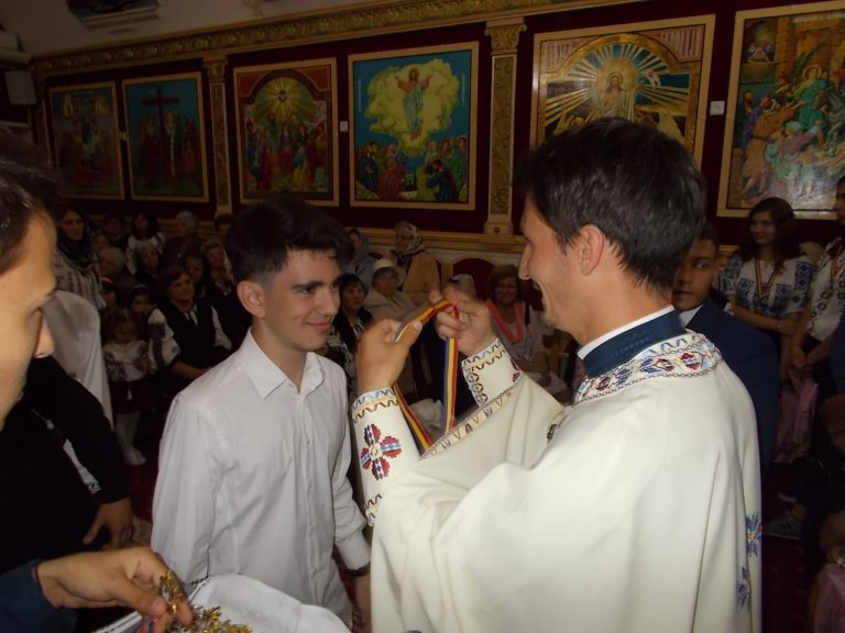 FOTO – 100 de medalii în Anul Centenarului pentru copiii de la Biserica din Cimitirul Ortodox Mediaș