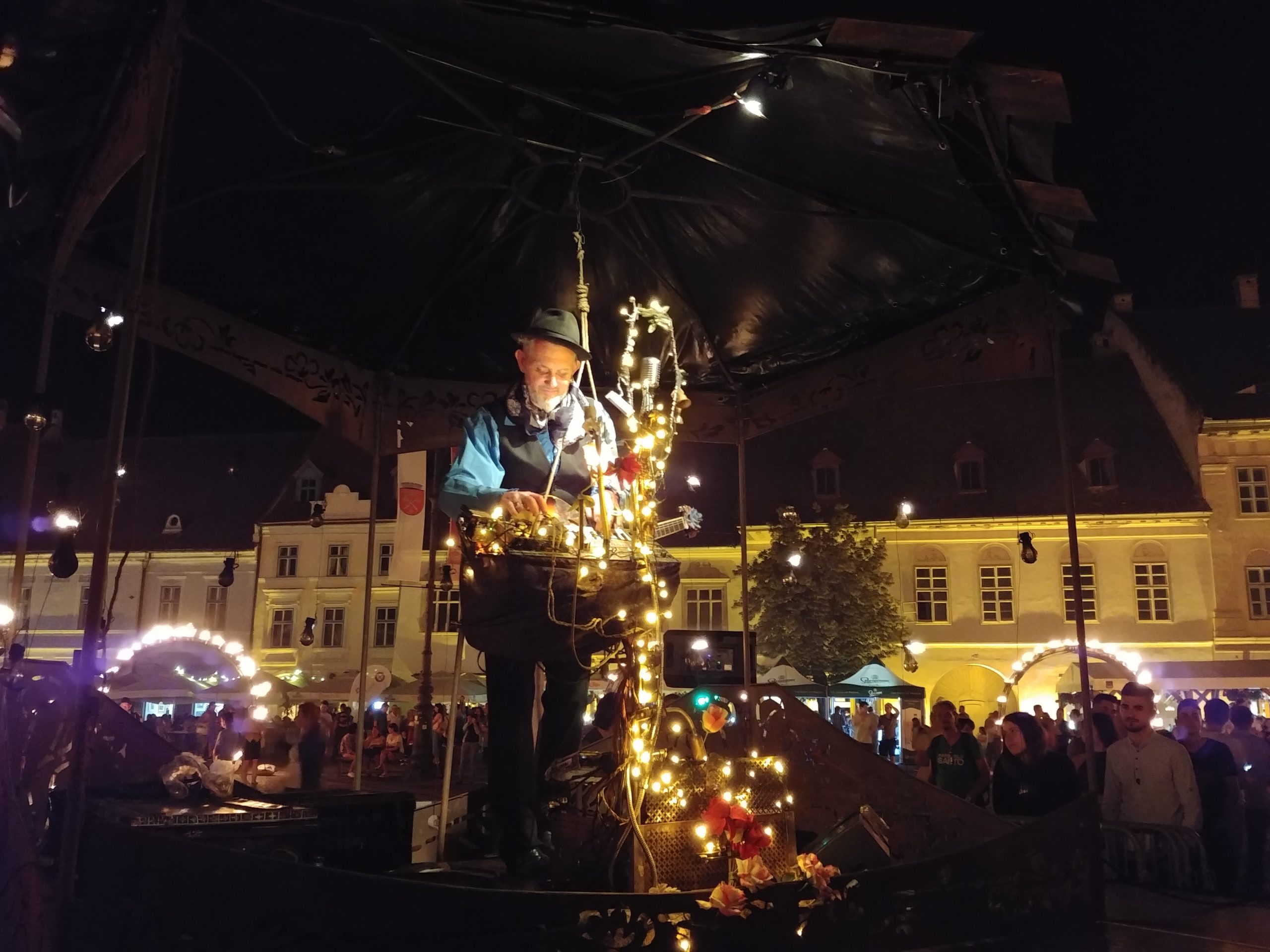 Peste 120.000 de spectatori in prima seara a Festivalului International de Teatru de la Sibiu