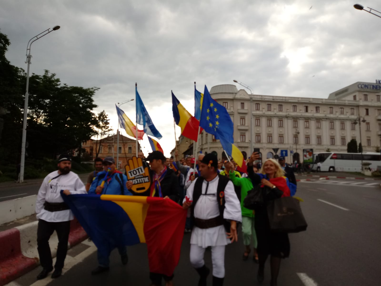 6000 de sibieni au cerut, duminică seara, alegeri anticipate şi demisia lui Dragnea