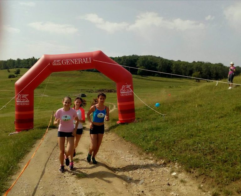 Peste 200 de participanți la „Crosul Bucuriei”