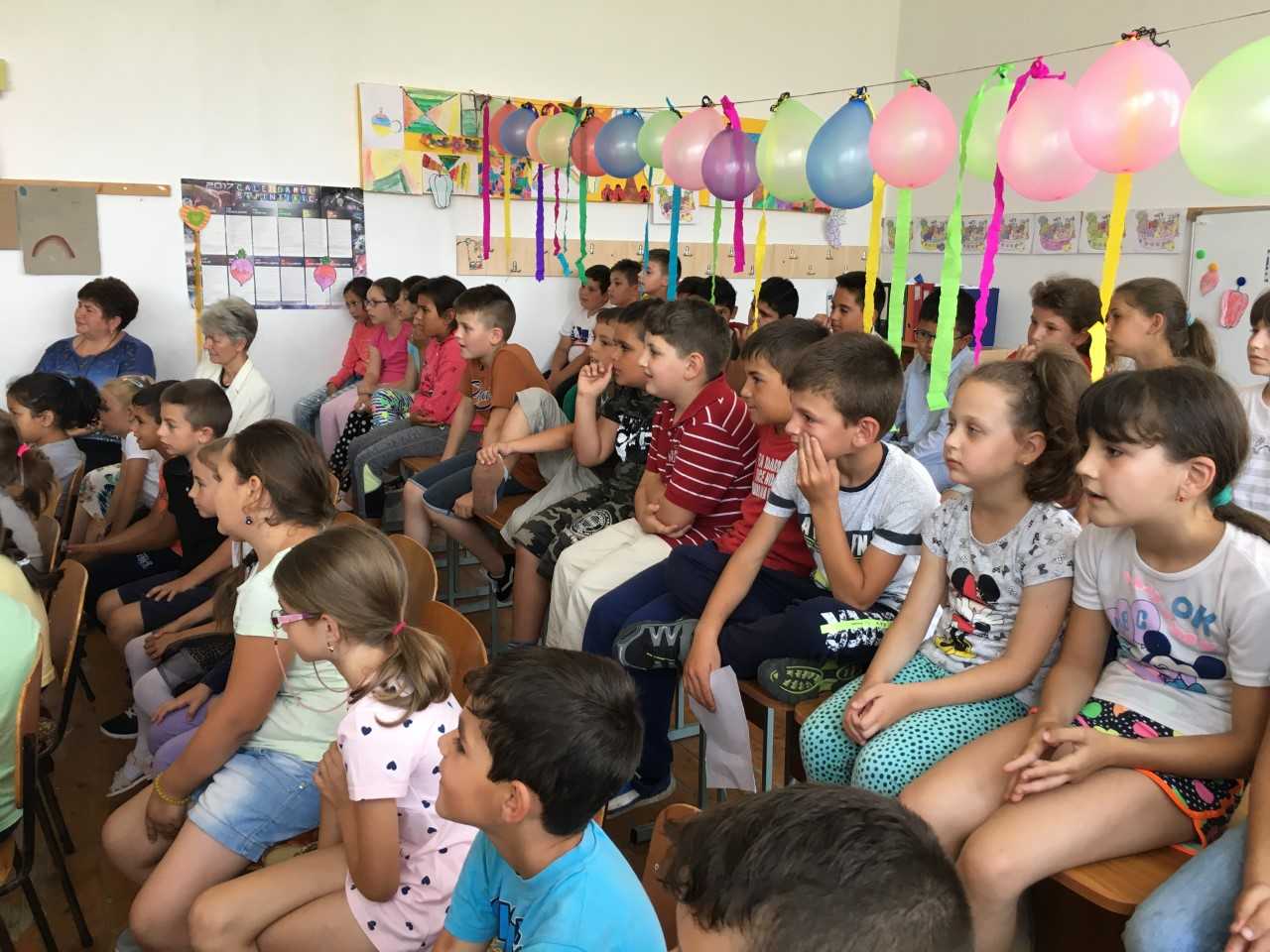 FOTO/ VIDEO- Fructe, legume, lactate și miere pentru 6.000 de elevi sibieni
