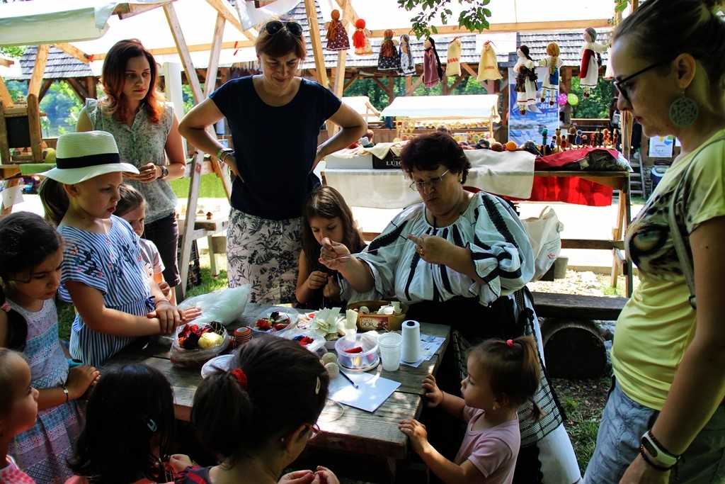 Peste 12.000 de vizitatori, în weekend, la Muzeul Astra Sibiu