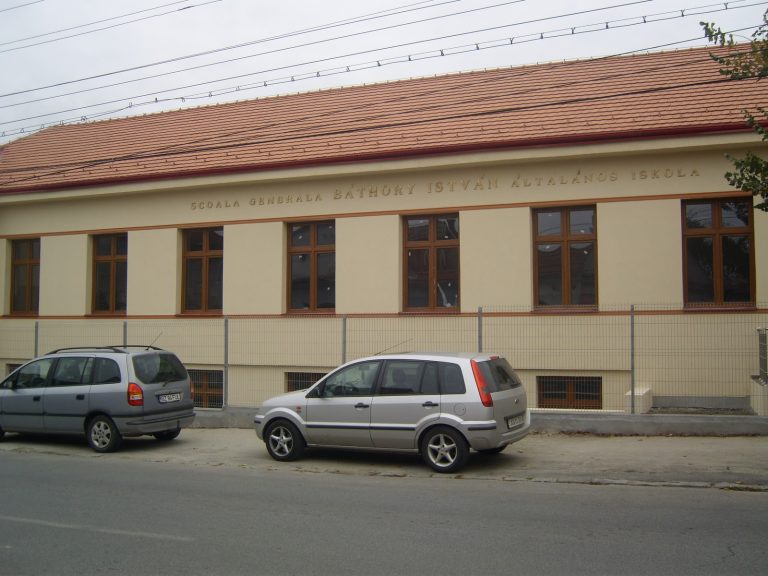 Sală de sport pentru elevii Școlii Gimnaziale Bathory Istvan