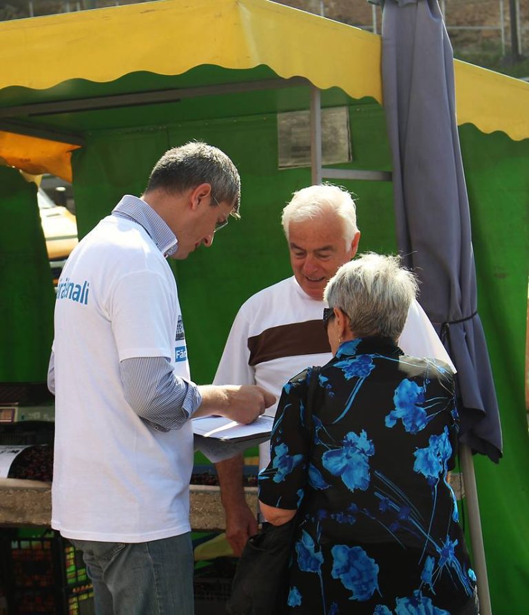 Peste 800 de medieșeni au semnat în cadrul inițiativei „Fără penali în funcții publice”