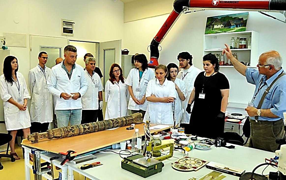 Workshop de restaurare la Muzeul ASTRA în cadrul Conferițelor ASTREI