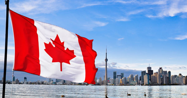 Atentie, sunt reguli noi in privinta calatoriei romanilor in Canada