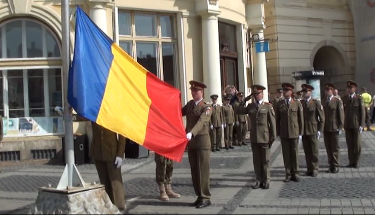 Drapelul National, sarbatorit in Piata Mare