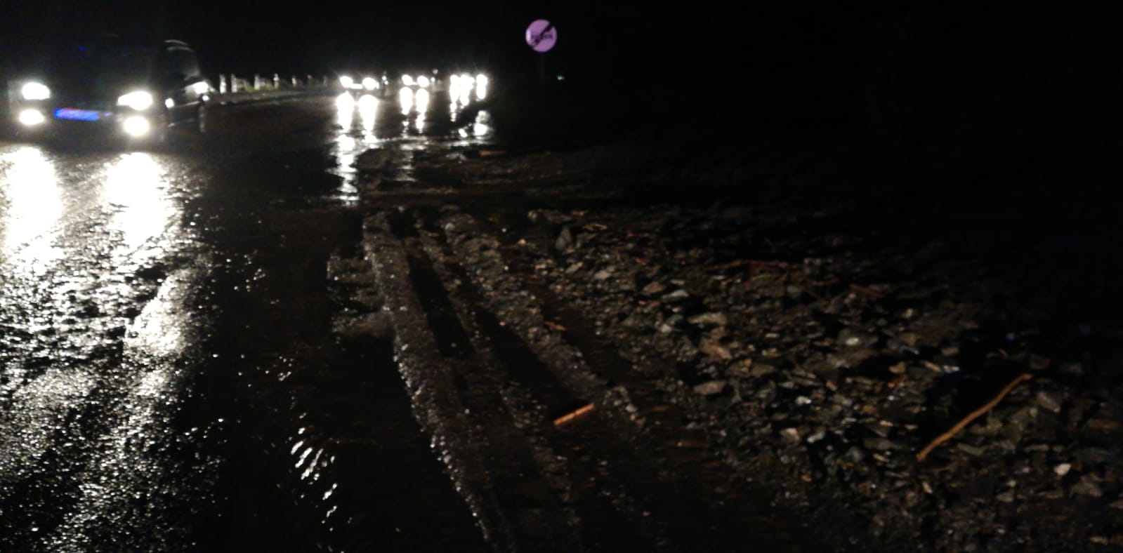 FOTO-VIDEO: Valea Oltului blocată de aluviuni