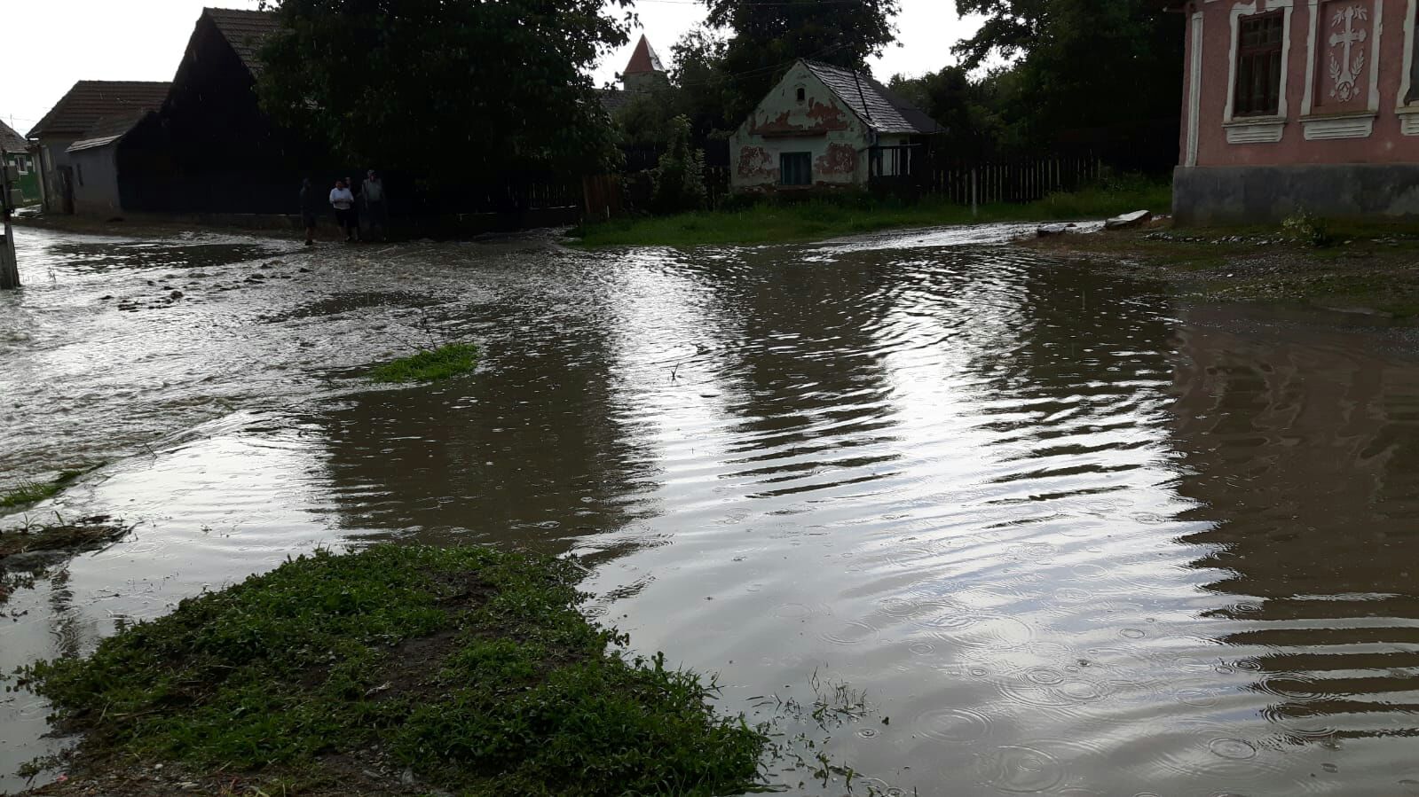 Inundatii in Sacadate