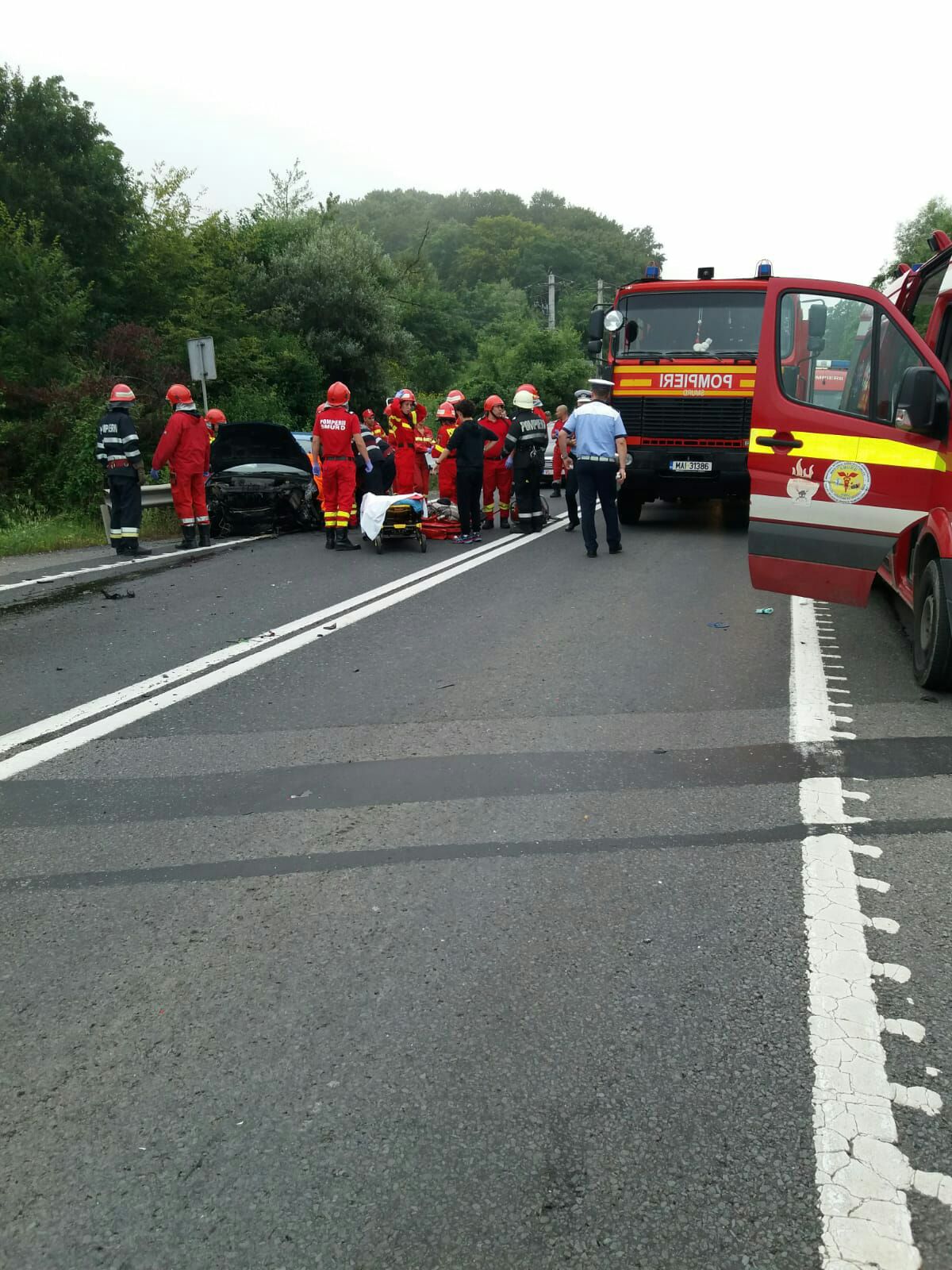 Accident pe DN 1, la Bradu: un barbat a fost incarcerat
