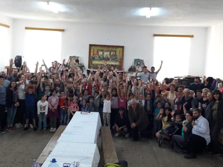 FOTO – “Zilele Bucuriei Copiilor” de la Valea Viilor a adunat sute de prichindei