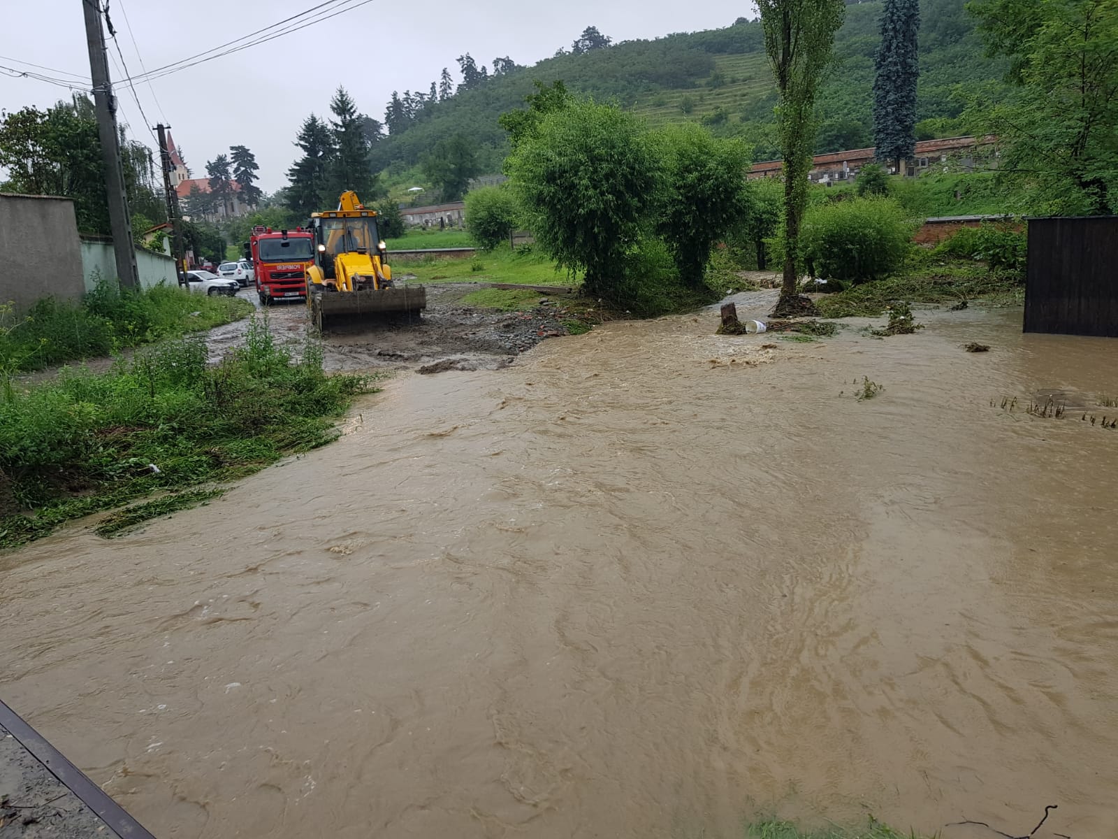 Distrugerile produse în județul Sibiu de inundațiile din iunie: drumuri, podețe și parapeți de 5 milioane de lei