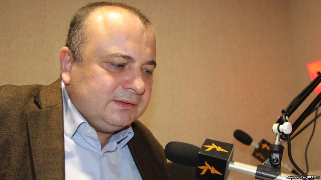 Profesorul Radu Carp lansează „Dumnezeu mă vrea aici”, la Librăria „Erasmus”