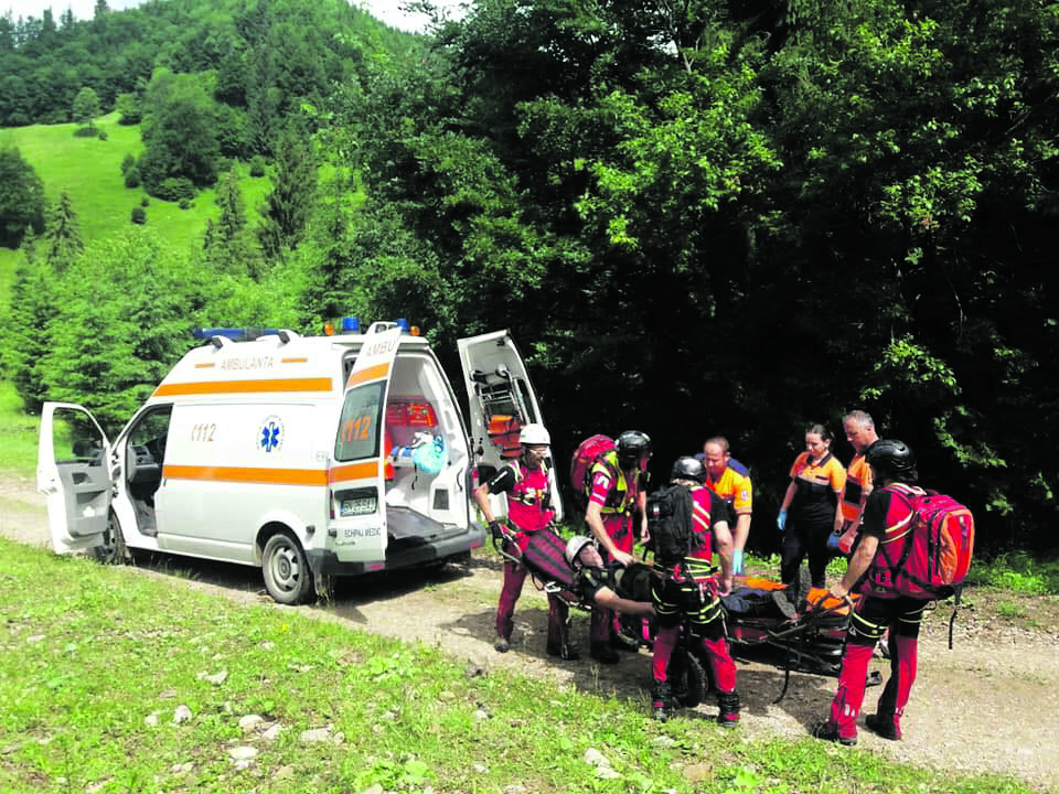 Pregătire continuă pentru salvamontiști