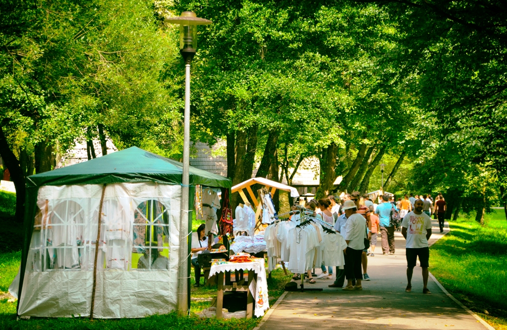 Creatorii populari se reunesc în Muzeul ASTRA, de Sfânta Maria