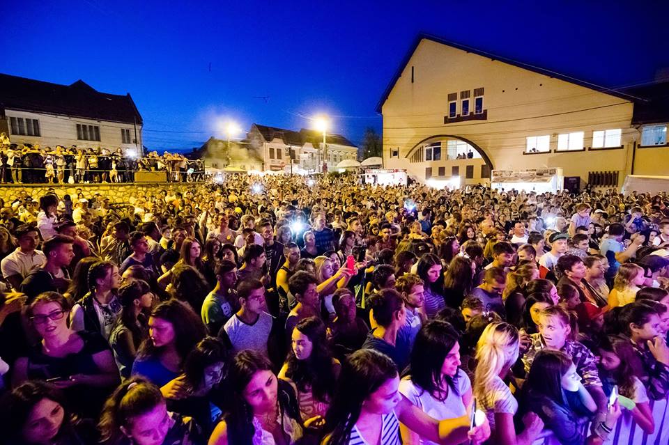 „Festivalul Tineretului” vine la Avrig cu muzică şi multe surprize