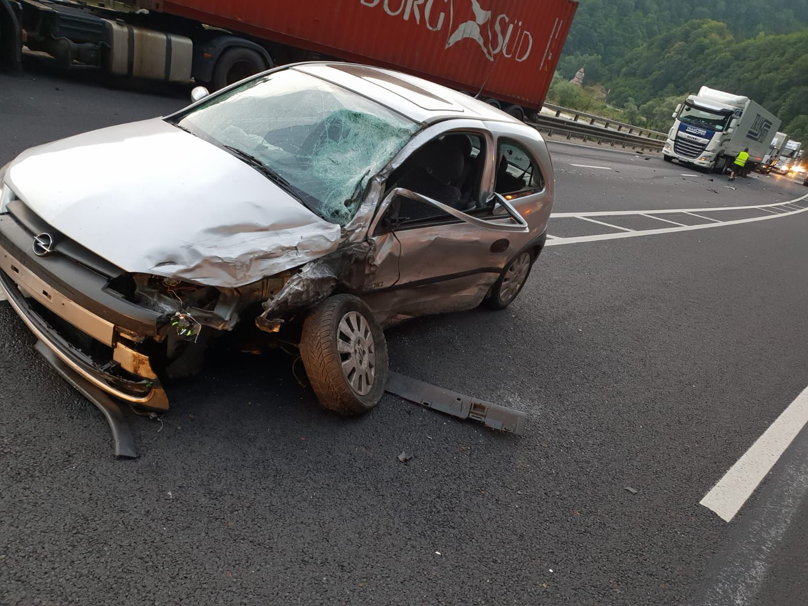 FOTO – Accident cu 4 autoturisme pe Valea Oltului, în zona Lazaret