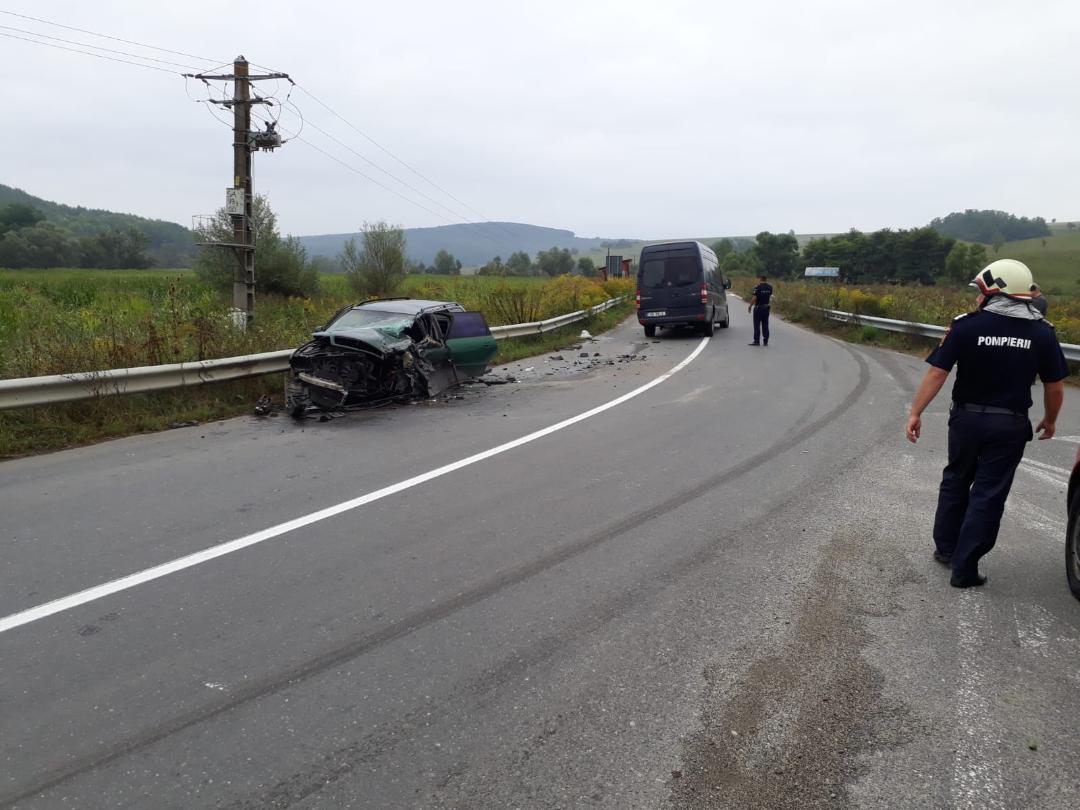 Doi șoferi răniți lângă Vecerd