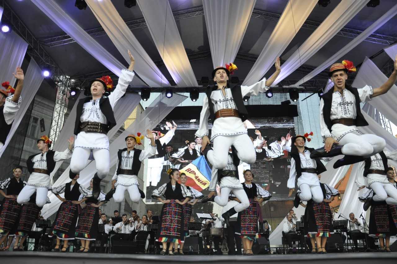 „Ceata Junilor”, pe scena ediției jubiliare a Festivalului „Cerbul de Aur”