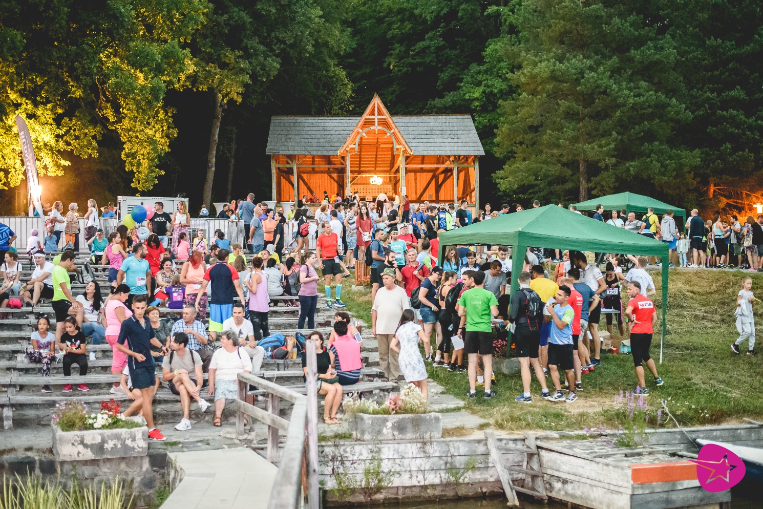 Număr record de participanţi la Night Cross Challenge: 700 de alergători au alergat la crosul nocturn