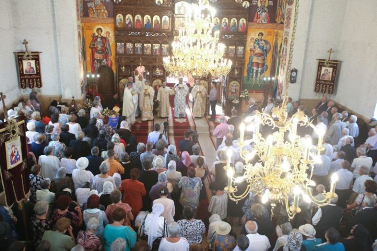 Sondaj: „Credeți în Dumnezeu?” Regiunea Centru, din care face parte Sibiul, cea mai puțin credincioasă din România