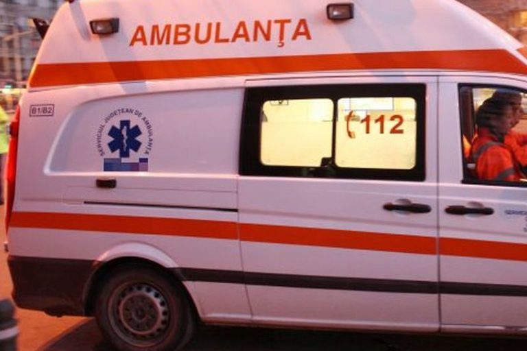 ULTIMA ORĂ: Copil de 11 ani care traversa prin loc interzis, lovit de o mașină