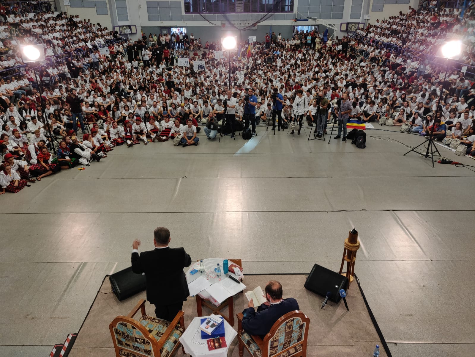 Conferința „Unitate. Credință. Neam. De 100 de ori România”