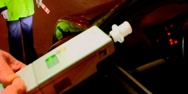 Un șofer băut s-a oprit cu mașina într-un stâlp de pe strada Henri Coandă din Sibiu