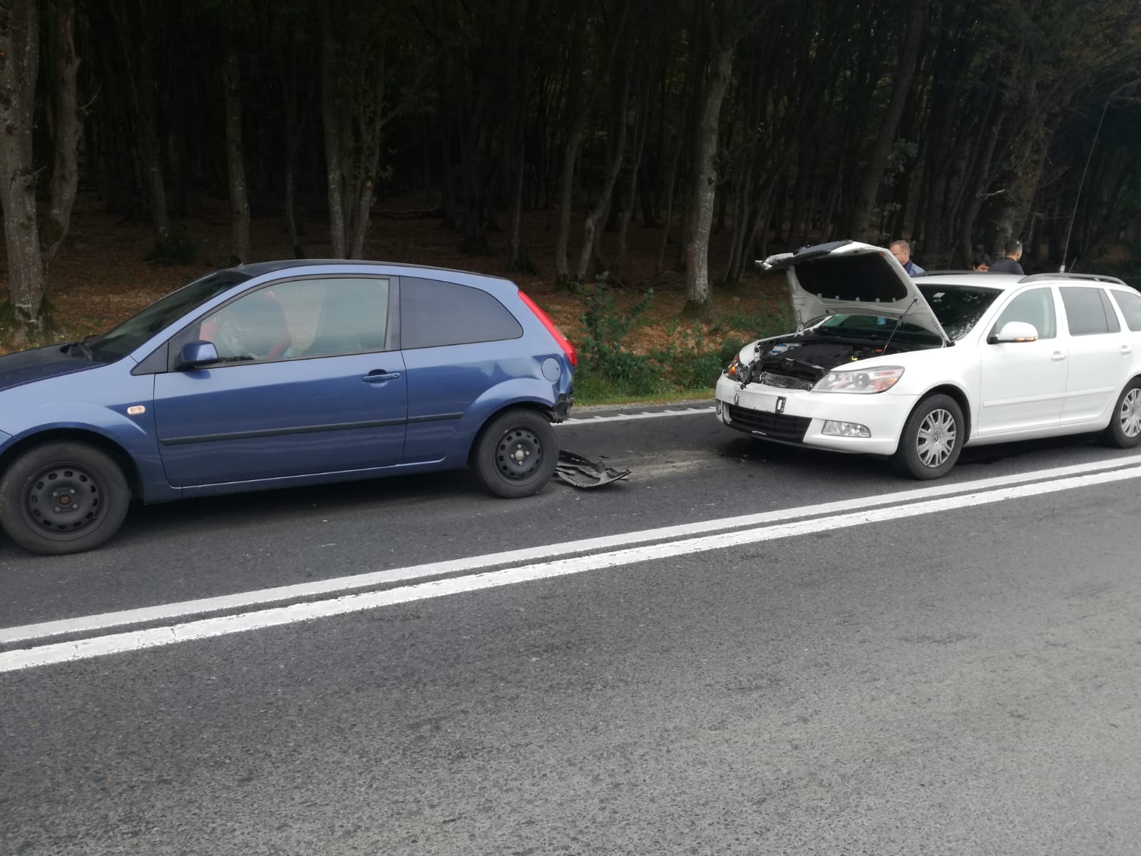 FOTO: Accident pe Hula Bradului, o femeie este rănită